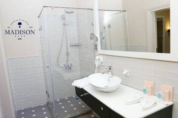 Фотографии Отель Madison Ave Hotel Bishkek г. Бишкек (Киргизия) №2 Фото Отель Madison Ave Hotel Bishkek г. Бишкек 2