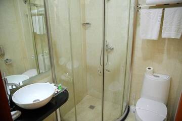 Фото номера Стандартный одноместный номер Отель Парк Отель Бишкек г. Бишкек 6