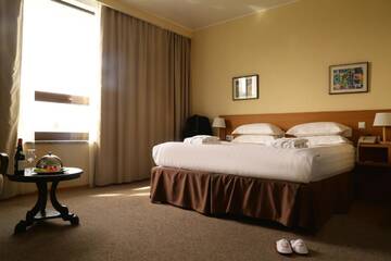 Фото номера Полулюкс Отель City Hotel Bishkek г. Бишкек 2