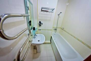 Фото номера Апартаменты Апарт-отели Golden Dragon ApartHotel г. Бишкек 13