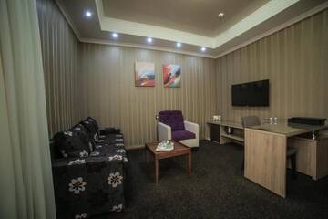 Фото номера Полулюкс Отель Onyx Hotel Bishkek г. Бишкек 5