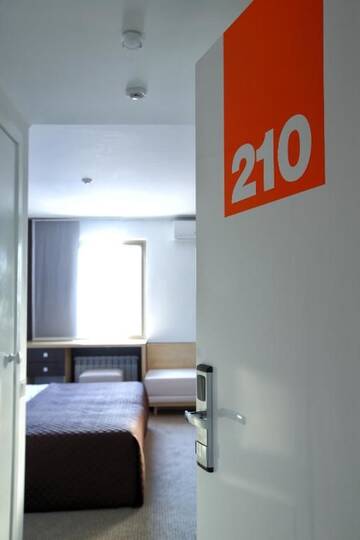 Фото номера Стандартный двухместный номер с 1 кроватью Отель Futuro Hotel Bishkek г. Бишкек 22