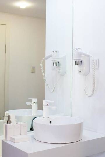 Фото номера Стандартный двухместный номер с 1 кроватью Отель Futuro Hotel Bishkek г. Бишкек 18