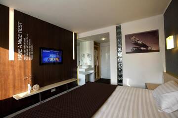 Фото номера Стандартный двухместный номер с 1 кроватью Отель Futuro Hotel Bishkek г. Бишкек 9
