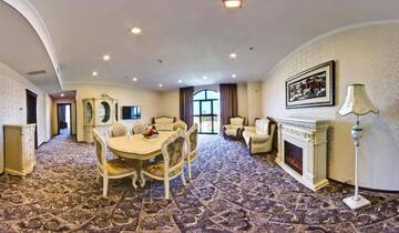 Фото номера Улучшенный люкс Отель Plaza Hotel Bishkek г. Бишкек 5