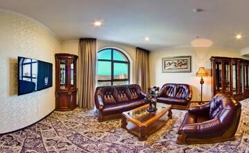 Фото номера Люкс Отель Plaza Hotel Bishkek г. Бишкек 3