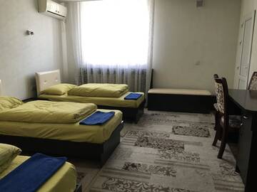 Фото номера Стандартный трехместный номер Хостелы Apple Hostel Bishkek г. Бишкек 4
