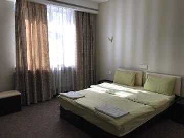 Фото номера Стандартный двухместный номер с 1 кроватью Хостелы Apple Hostel Bishkek г. Бишкек 8