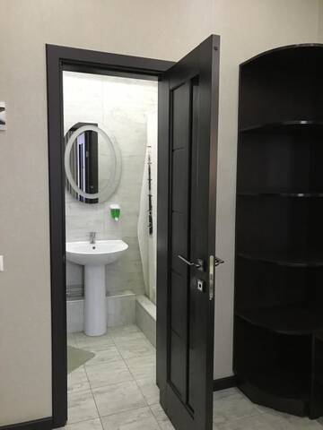 Фото номера Стандартный четырехместный номер Хостелы Apple Hostel Bishkek г. Бишкек 2