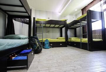 Фото номера Кровать в общем 10-местном номере для женщин Хостелы Apple Hostel Bishkek г. Бишкек 2