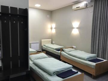 Фото номера Стандартный четырехместный номер Хостелы Apple Hostel Bishkek г. Бишкек 5