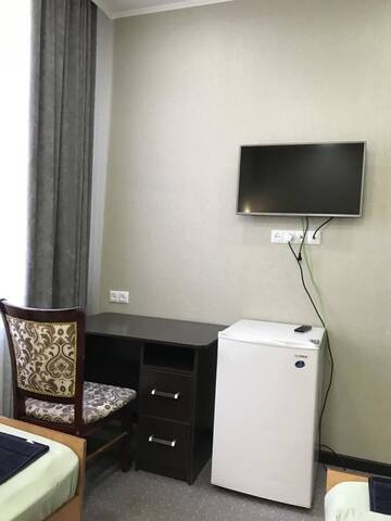 Фото номера Стандартный четырехместный номер Хостелы Apple Hostel Bishkek г. Бишкек 7