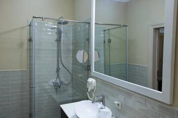Фото номера Одноместный номер Отель Madison Ave Hotel Bishkek г. Бишкек 5