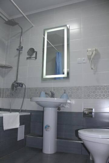 Фото номера Номер-студио Отель Viva Hotel Bishkek г. Бишкек 2