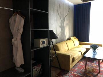 Фото номера Люкс Отель Bugu Hotel Bishkek г. Бишкек 5