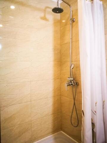 Фото номера Улучшенный одноместный номер Отель Salut Hotel г. Бишкек 18