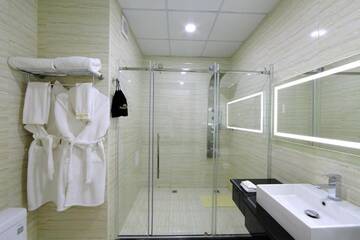 Фото номера Стандартный одноместный номер Отель Damas International Hotel г. Бишкек 7