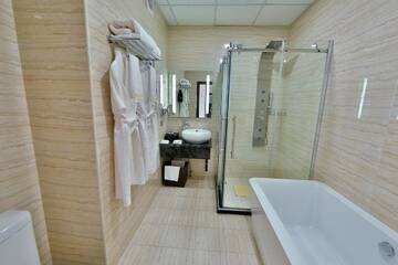 Фото номера Люкс Отель Damas International Hotel г. Бишкек 7