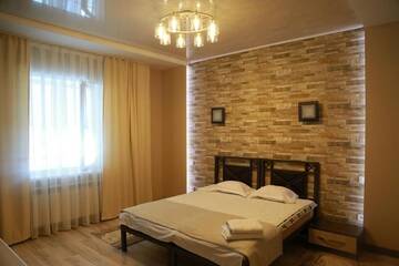 Фото номера Двухместный номер Делюкс с 1 кроватью Гостевой дом Center Hotel г. Бишкек 8
