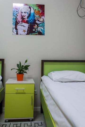 Фото номера Двухместный номер с 2 отдельными кроватями Хостелы Compass Hostel г. Бишкек 18