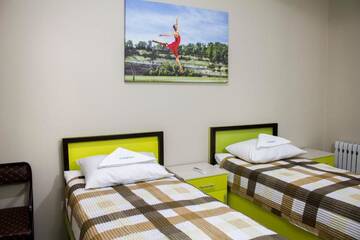 Фото номера Двухместный номер с 2 отдельными кроватями Хостелы Compass Hostel г. Бишкек 24