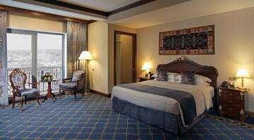 Фото номера Люкс Orion Отель Orion Hotel Bishkek г. Бишкек 3