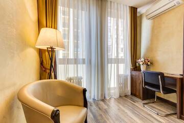 Фото номера Номер Делюкс (для 2 взрослых и 1 ребенка) Отель Bishkek Centrum Hotel г. Бишкек 5