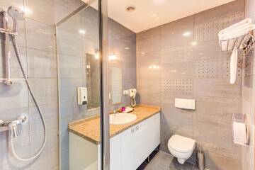 Фото номера Люкс Отель Bishkek Centrum Hotel г. Бишкек 5