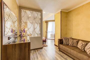 Фото номера Номер Делюкс (для 2 взрослых и 1 ребенка) Отель Bishkek Centrum Hotel г. Бишкек 7