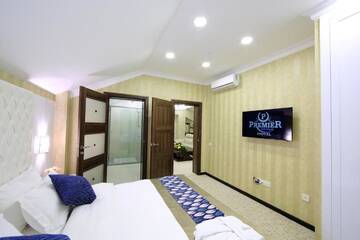 Фото номера Люкс с 2 спальнями Отель Premier Hotel г. Бишкек 10