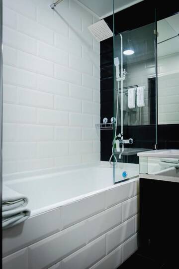 Фото номера Люкс Отель Art Hotel Bishkek г. Бишкек 6