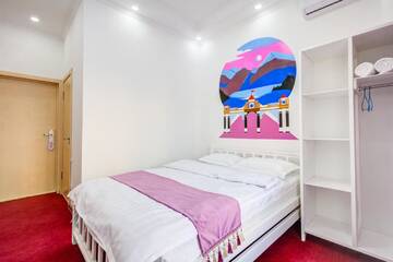 Фото номера Двухместный номер с 2 отдельными кроватями и душем Отель WHITE HOTEL &amp; HOSTEL г. Бишкек 7