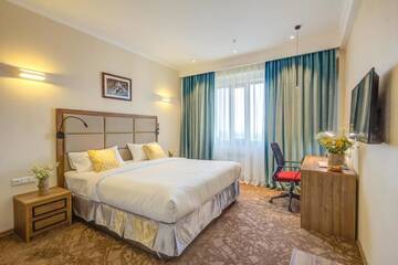 Фото номера Одноместный номер Делюкс Отель Garden Hotel &amp; SPA г. Бишкек 2