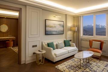 Фото номера Club lounge access, Suite, 1 King Отель Sheraton Bishkek г. Бишкек 4