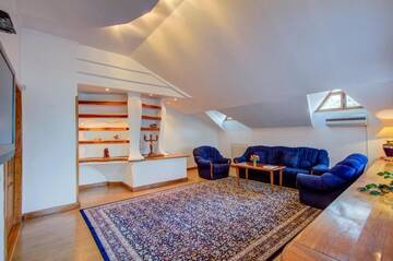 Фото номера Люкс с 1 спальней Отели типа «постель и завтрак» ABK Boutique Hotel г. Бишкек 16