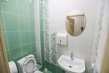 Фото номера Спальное место на двухъярусной кровати в общем номере для мужчин и женщин Хостелы Coliving DOM г. Бишкек 3