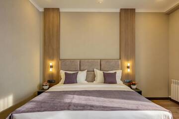 Фото номера Двухместный номер Делюкс с 1 кроватью и балконом Отель Sara Boutique Hotel г. Бишкек 5