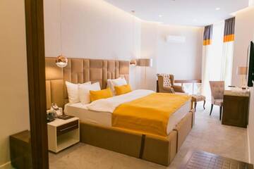 Фото номера Двухместный номер с 1 кроватью Отель Arulan Hotel г. Бишкек 8