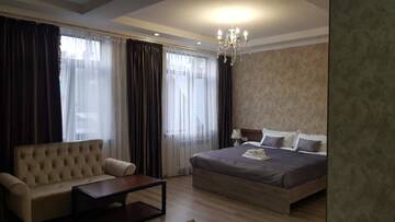Фото номера Улучшенный двухместный номер с 1 кроватью Отель Nomad Hotel Bishkek Halal г. Бишкек 4